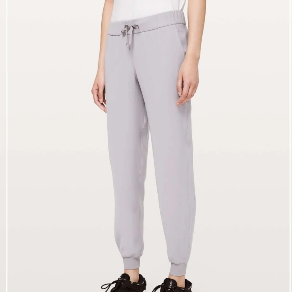 Lululemon On The Fly Jogger Grey Size 4 Tapered Athletic